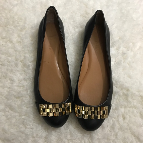 Banana Republic Shoes - Banana Republic flats size 9